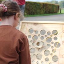 Een spel dat handigheid vraagt op de derde post