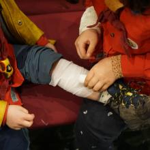 Verbandjes aanleggen